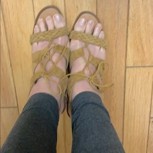 Franco Sarto lace up. Chunky Heel Sandal. Size 11.